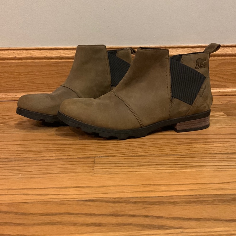 Women’s Sorel Chelsea Boots Size 11